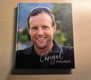 Mehr über den Artikel erfahren Buchrezension: Chrigel Maurer – Der Überflieger